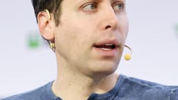 Sam Altman, CEO da OpenAI, fala em evento de tecnologia