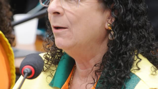 Agente comunitária de saúde em audiência pública, um dos cargos oferecidos no concurso da Semusa