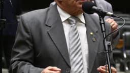 Deputado Alberto Fraga discursa em plenário da Câmara dos Deputados durante votação