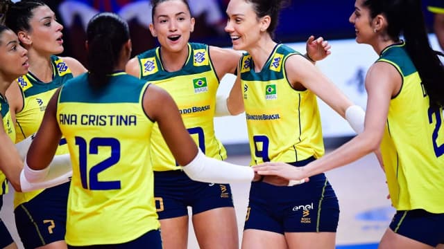 Seleção Brasileira de vôlei feminino comemora ponto em jogo da Liga das Nações (foto de arquivo)