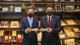 Gladson Camelí em reunião oficial quando era governador do Acre