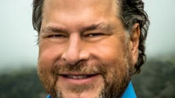 Marc Benioff, CEO da Salesforce, em retrato oficial