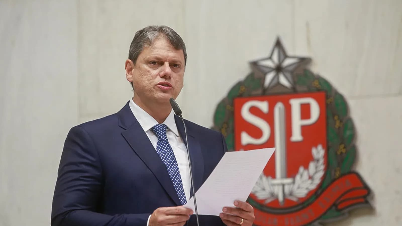 Tarcísio de Freitas durante sessão solene de posse como governador de São Paulo