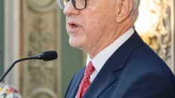 Chanceler do Uruguai, Mario Lubetkin, discursa em evento oficial