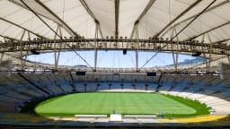Vista geral do gramado e das arquibancadas do estádio do Maracanã