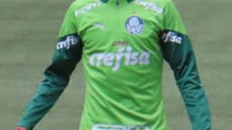 Estêvão em campo com a camisa do Palmeiras, antes de se transferir ao Chelsea (foto de arquivo)