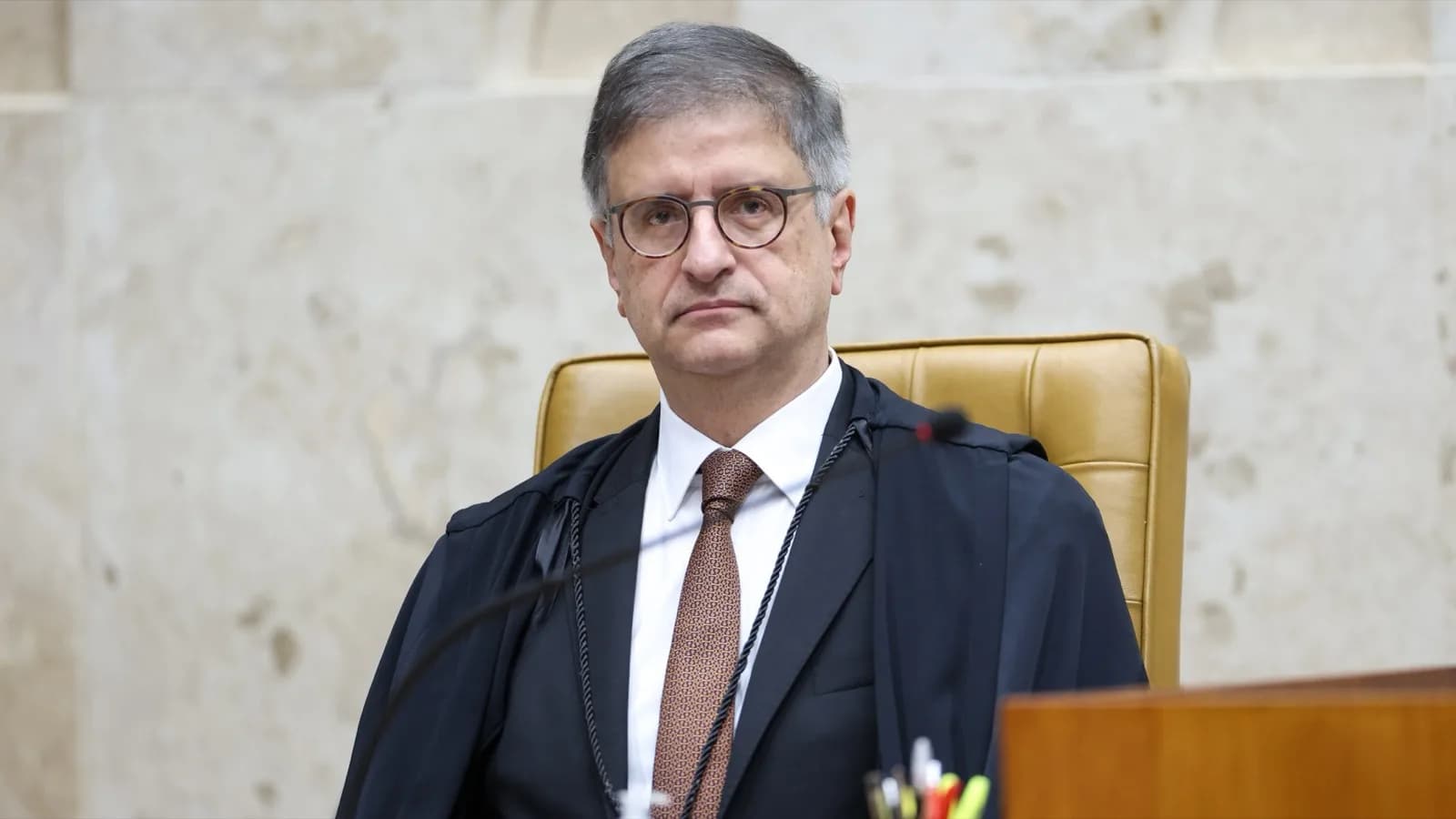 Procurador-geral da República Paulo Gonet, de toga, durante sessão do STF