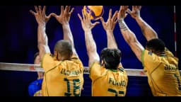 Bloqueio da seleção brasileira de vôlei masculino com Lucarelli, Flávio e Darlan, foto de arquivo da Liga das Nações