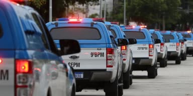 Viaturas da Polícia Militar do Rio de Janeiro enfileiradas em operação, foto de arquivo