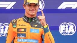 Lando Norris comemora pole position em corrida de Fórmula 1 pela McLaren (foto de arquivo)