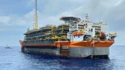 Plataforma offshore de petróleo no litoral brasileiro (foto ilustrativa, não é uma unidade operada pela Uniflex)