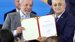 O presidente Luiz Inácio Lula da Silva participa de cerimônia no Palácio do Planalto