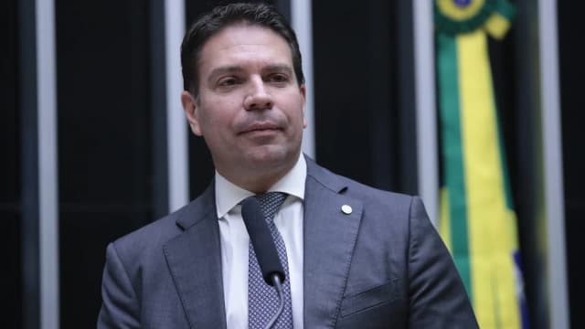 Alexandre Ramagem, ex-diretor da Abin e marido de Rebeca Ramagem, em foto de arquivo na Câmara dos Deputados