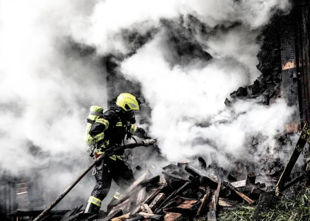 Imagem ilustrativa: Incêndio em Andradas destrói secador de café e 70 sacas do produto
