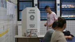Cabine de votação da Justiça Eleitoral em seção de votação (foto de arquivo)