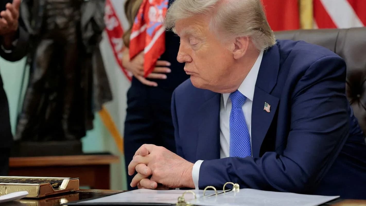 Donald Trump durante pronunciamento em evento de campanha nos Estados Unidos