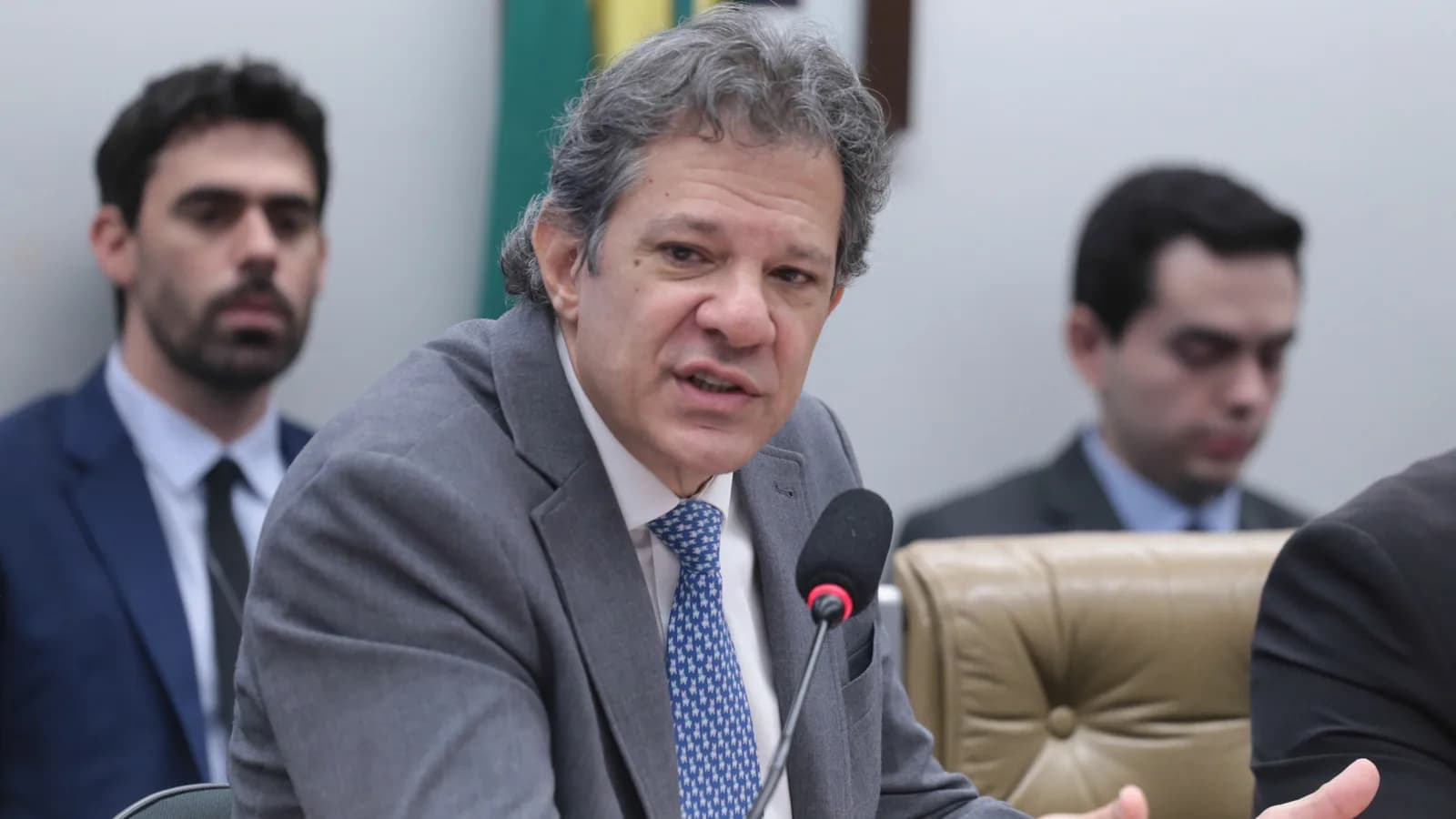 O ministro Fernando Haddad fala durante audiência na Câmara dos Deputados