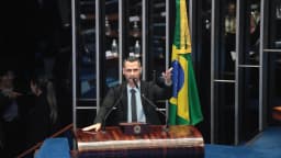 Cleitinho Azevedo discursa na tribuna do Senado, em foto de arquivo de dezembro de 2025
