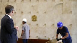 Ministro André Mendonça em visita ao prédio-sede do STF, em foto de arquivo do tribunal