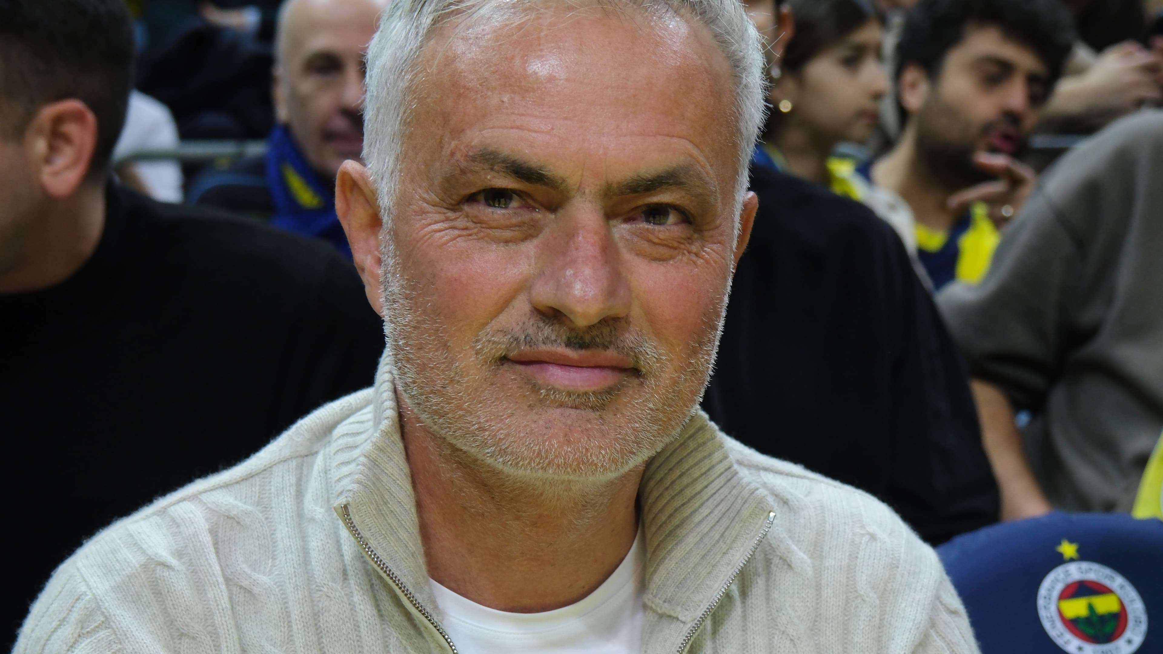O técnico José Mourinho em evento no Fenerbahçe (foto de arquivo, fevereiro de 2025)