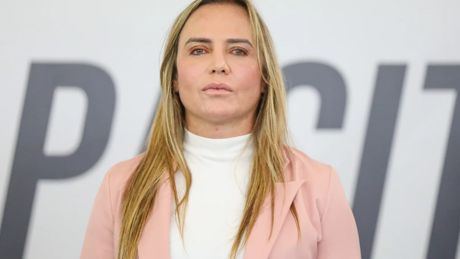 Celina Leão em retrato oficial