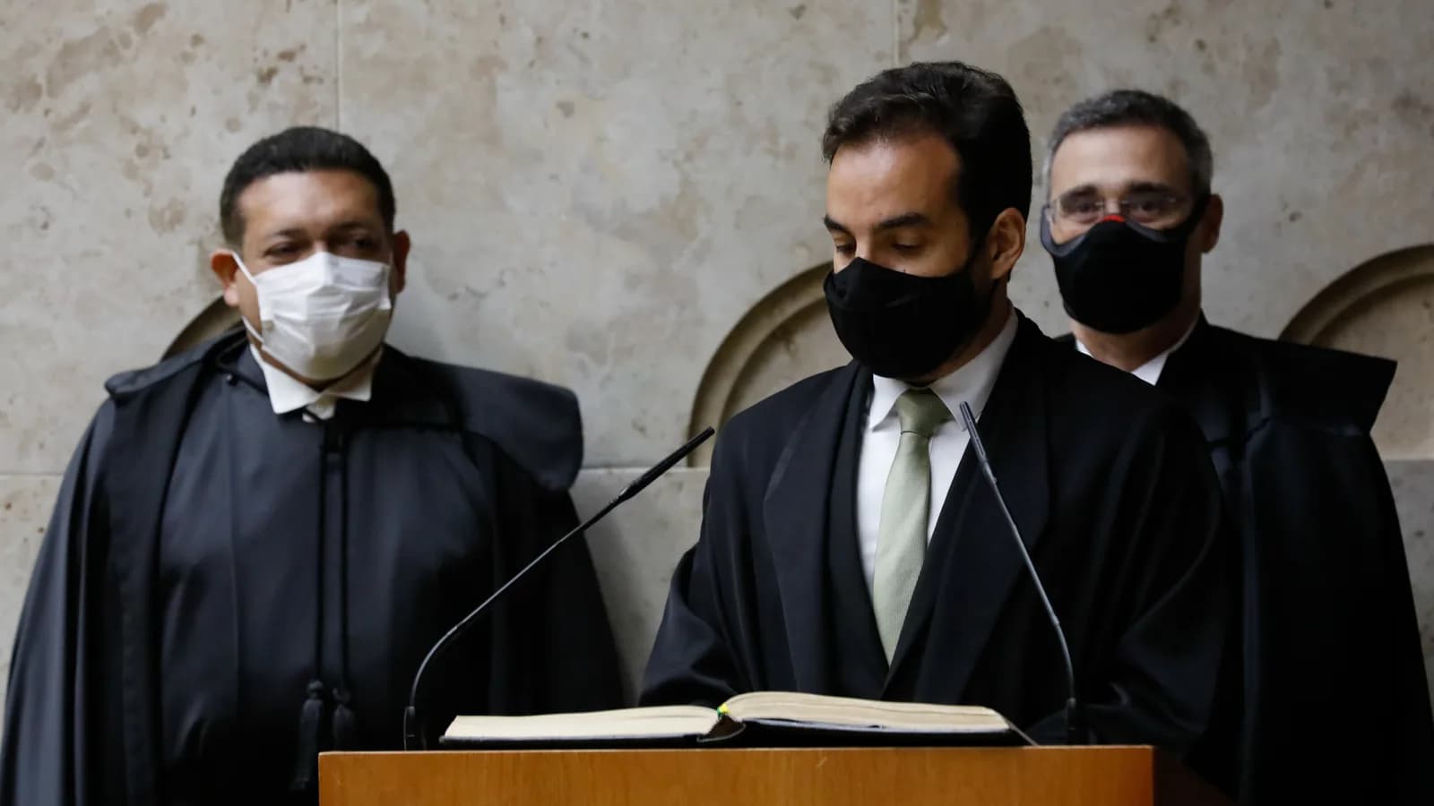 Ministro André Mendonça, do STF, em sessão solene