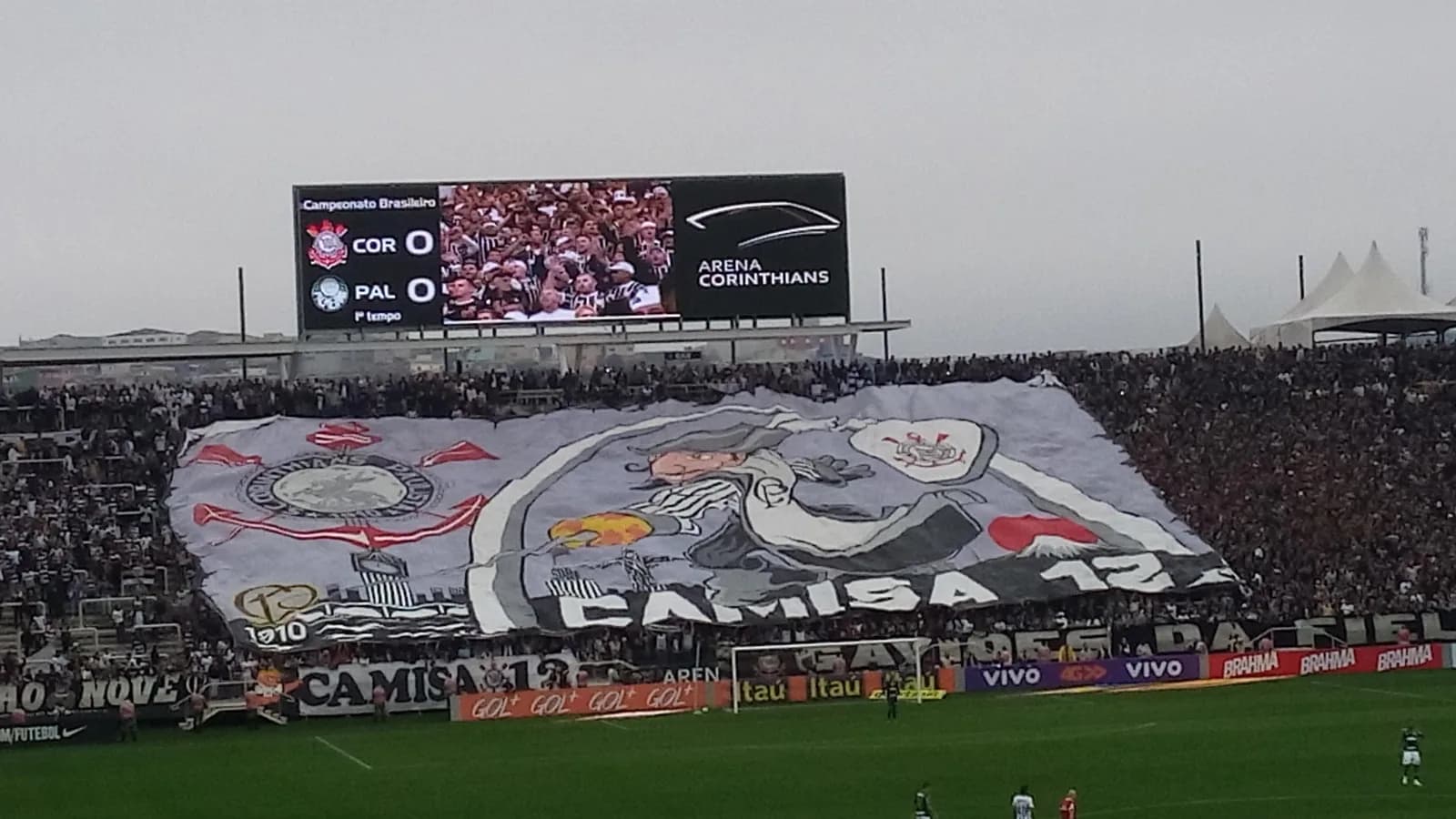 Torcida do Corinthians exibe bandeirão em foto de arquivo na Arena Corinthians.