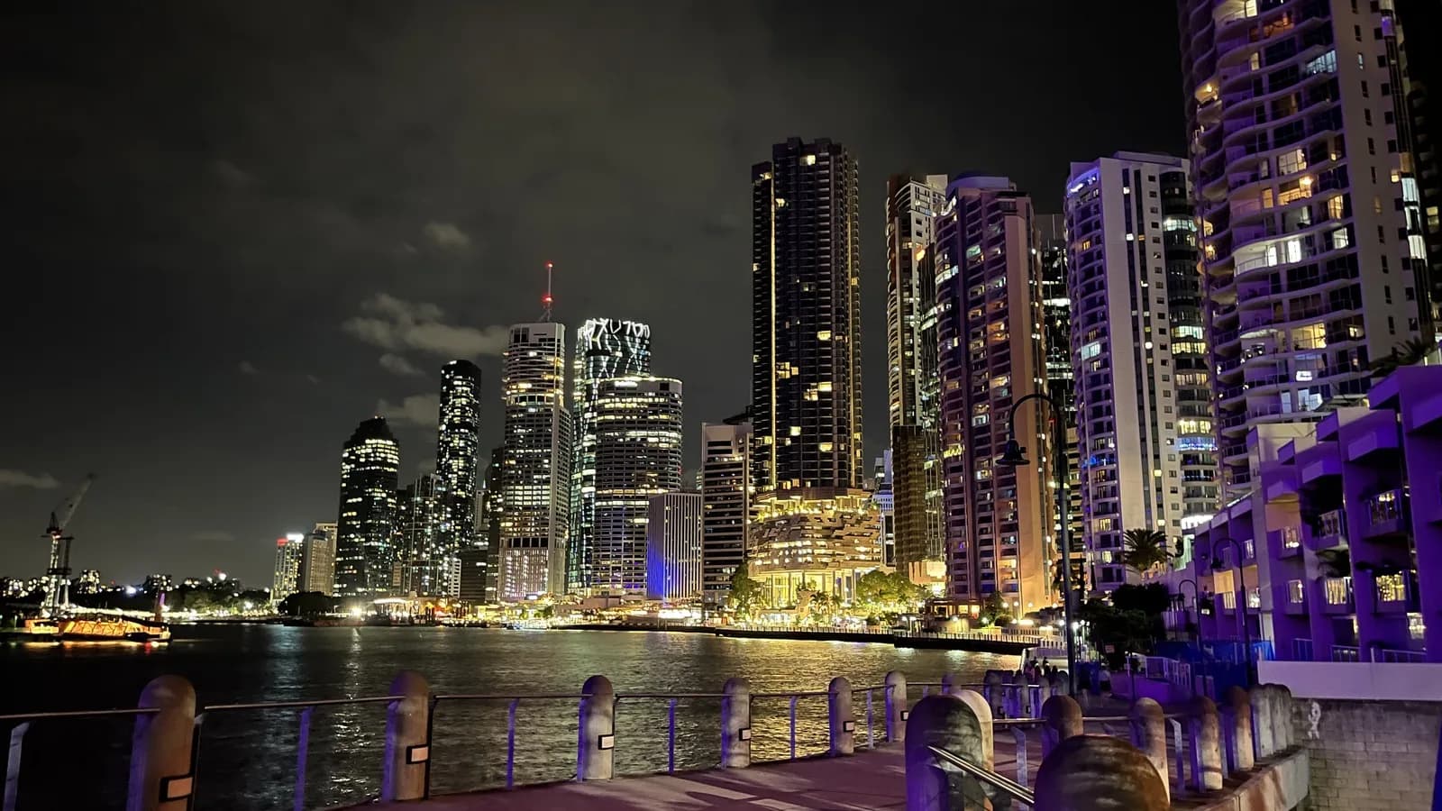 Vista noturna do centro de Brisbane, na Austrália, cidade-sede dos Jogos Olímpicos de 2032