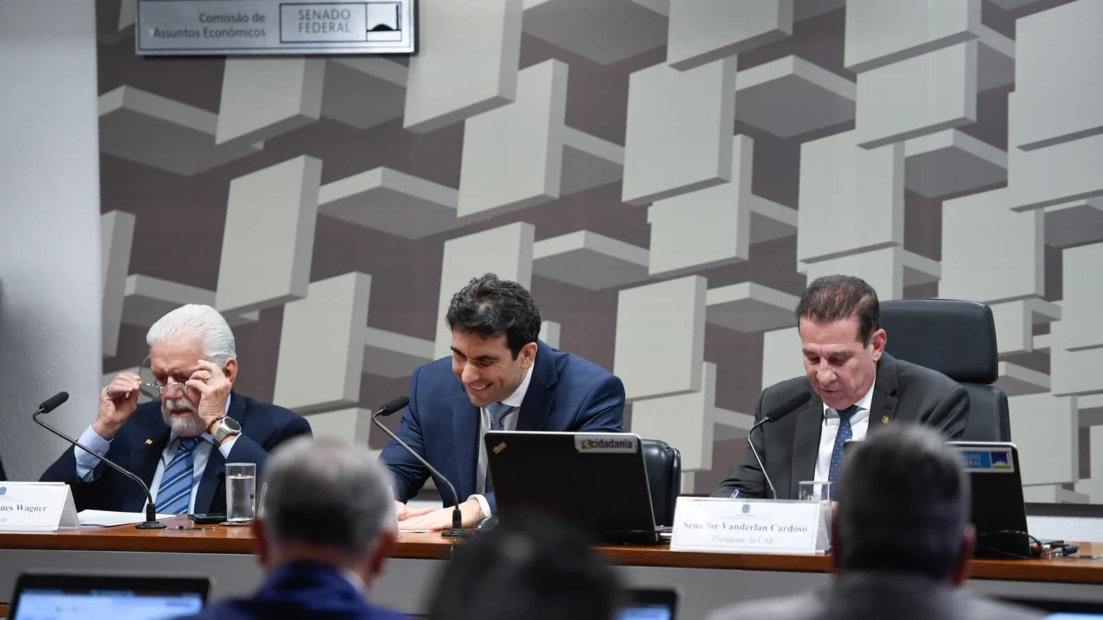 Gabriel Galípolo participa de comissão no Senado (imagem de arquivo, 2024)