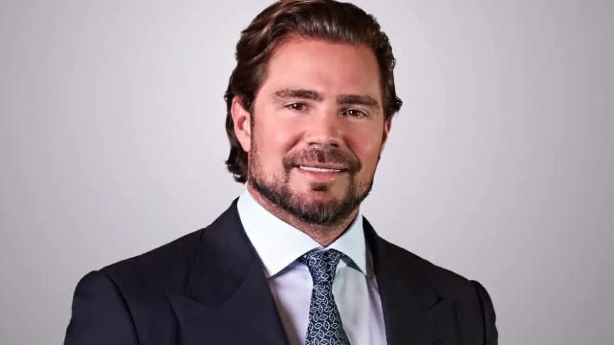 Daniel Vorcaro, ex-controlador do Banco Master, em retrato de terno e gravata