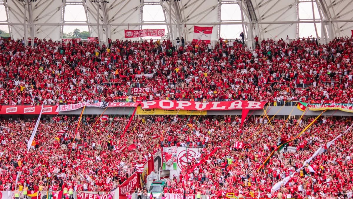 Torcida do Internacional lota as arquibancadas do Beira-Rio