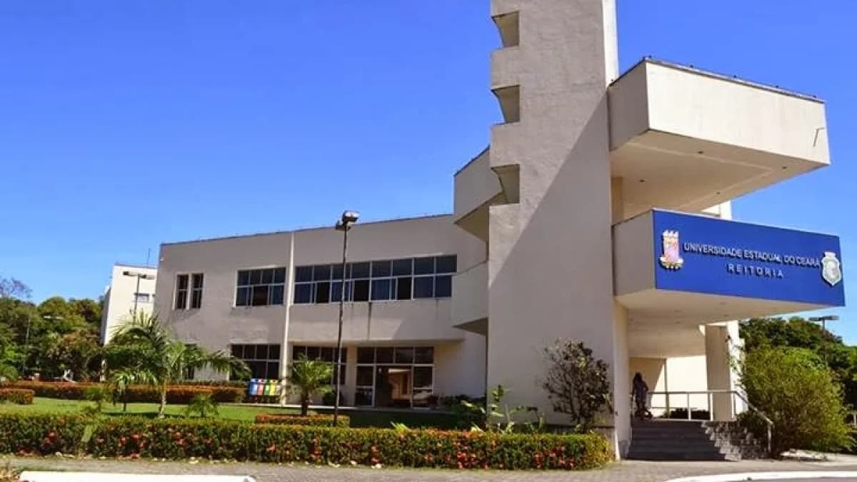 Fachada da Reitoria da Universidade Estadual do Ceará (Uece), em Fortaleza, banca organizadora do concurso da Seduc-CE