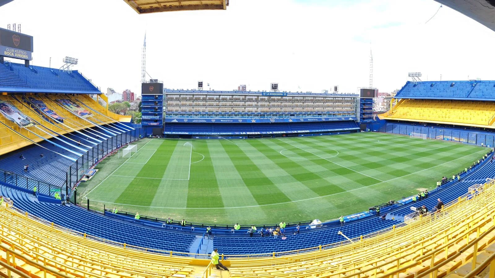 Interior do estádio La Bombonera, do Boca Juniors, em Buenos Aires