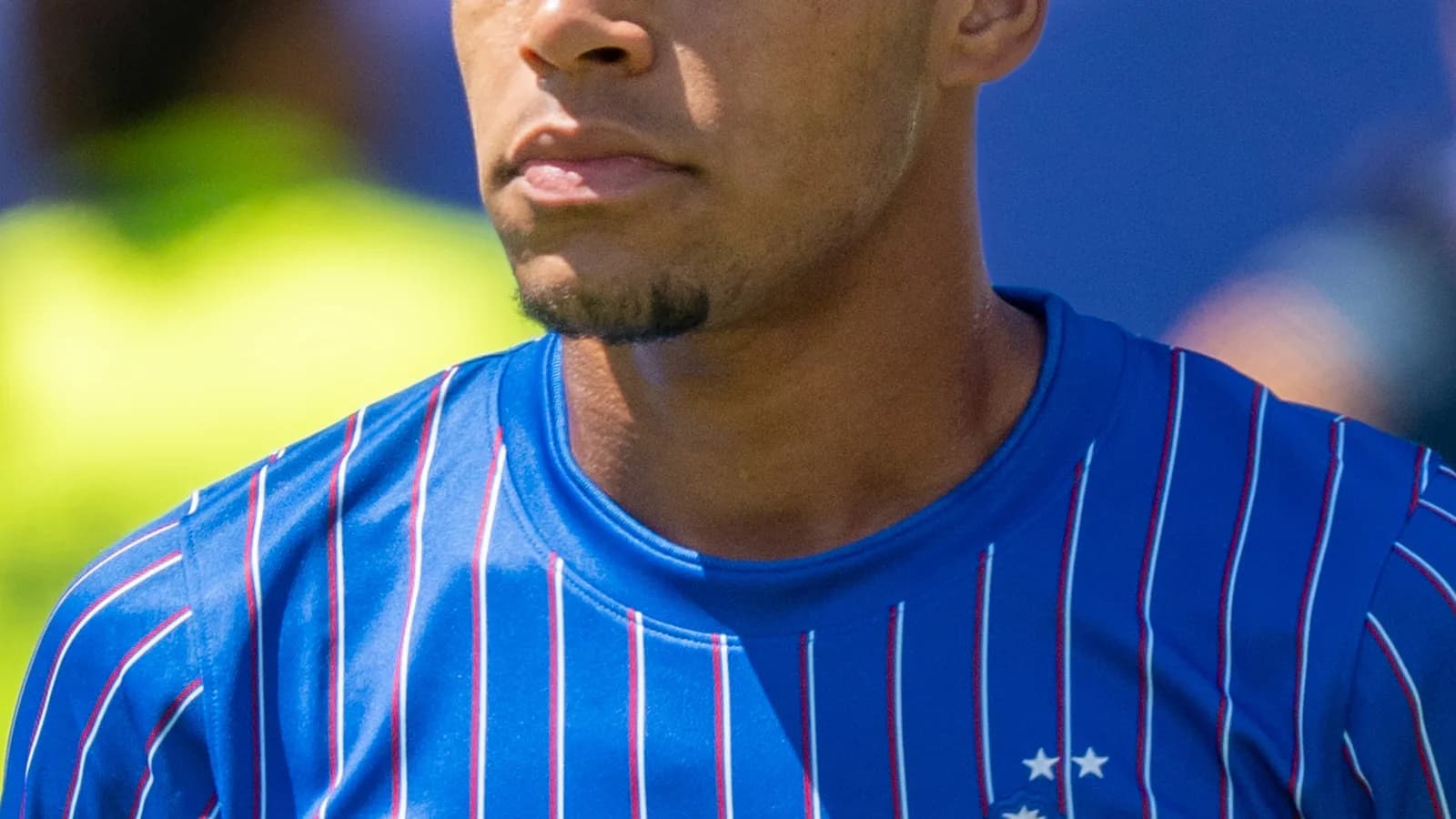 Désiré Doué, autor do gol de abertura do PSG contra o Barcelona, em foto de arquivo com a seleção francesa
