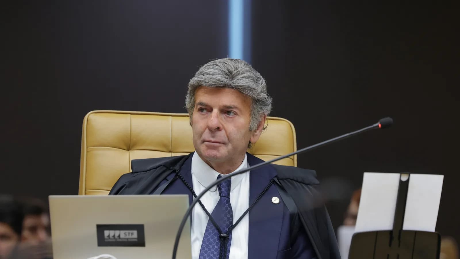 Ministro Luiz Fux preside sessão no plenário do STF