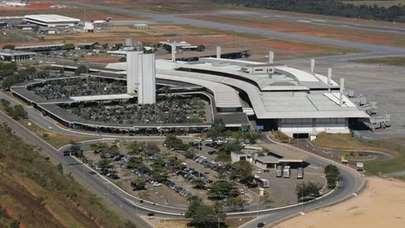 Vista aérea do terminal do Aeroporto Internacional de Belo Horizonte, em Confins