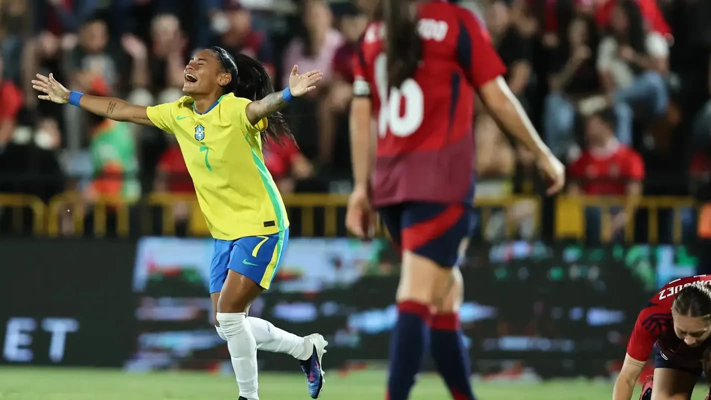 Jogadoras da seleção brasileira de futebol feminino em campo durante amistoso (foto de arquivo, ilustrativa do futebol feminino nacional)