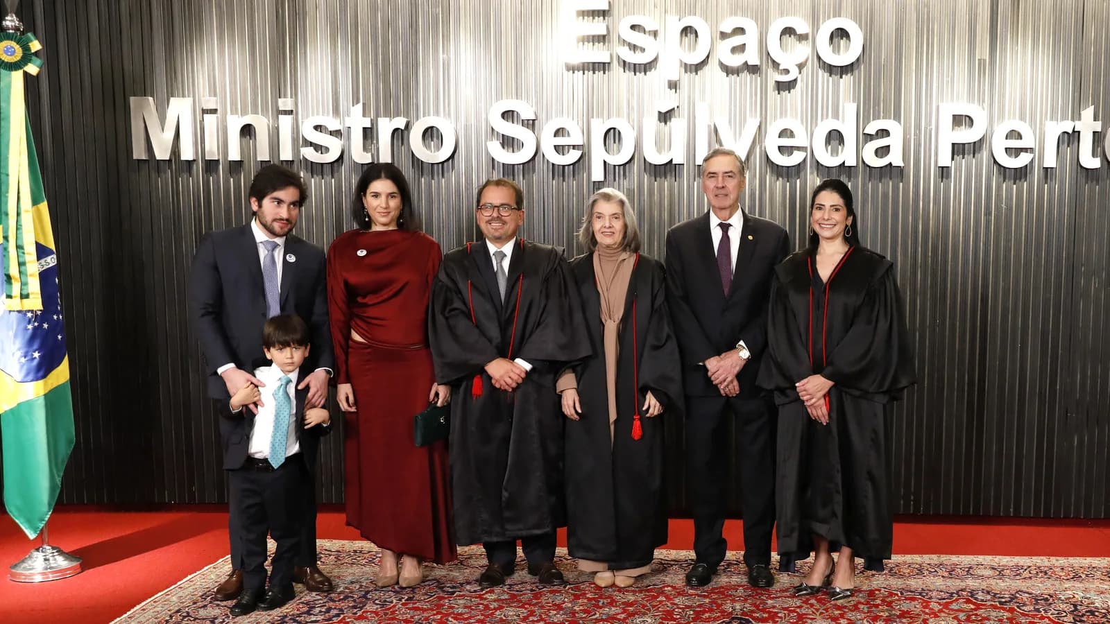 Cerimônia de posse de ministros do TSE, com a ministra Estela Aranha presente, foto de arquivo