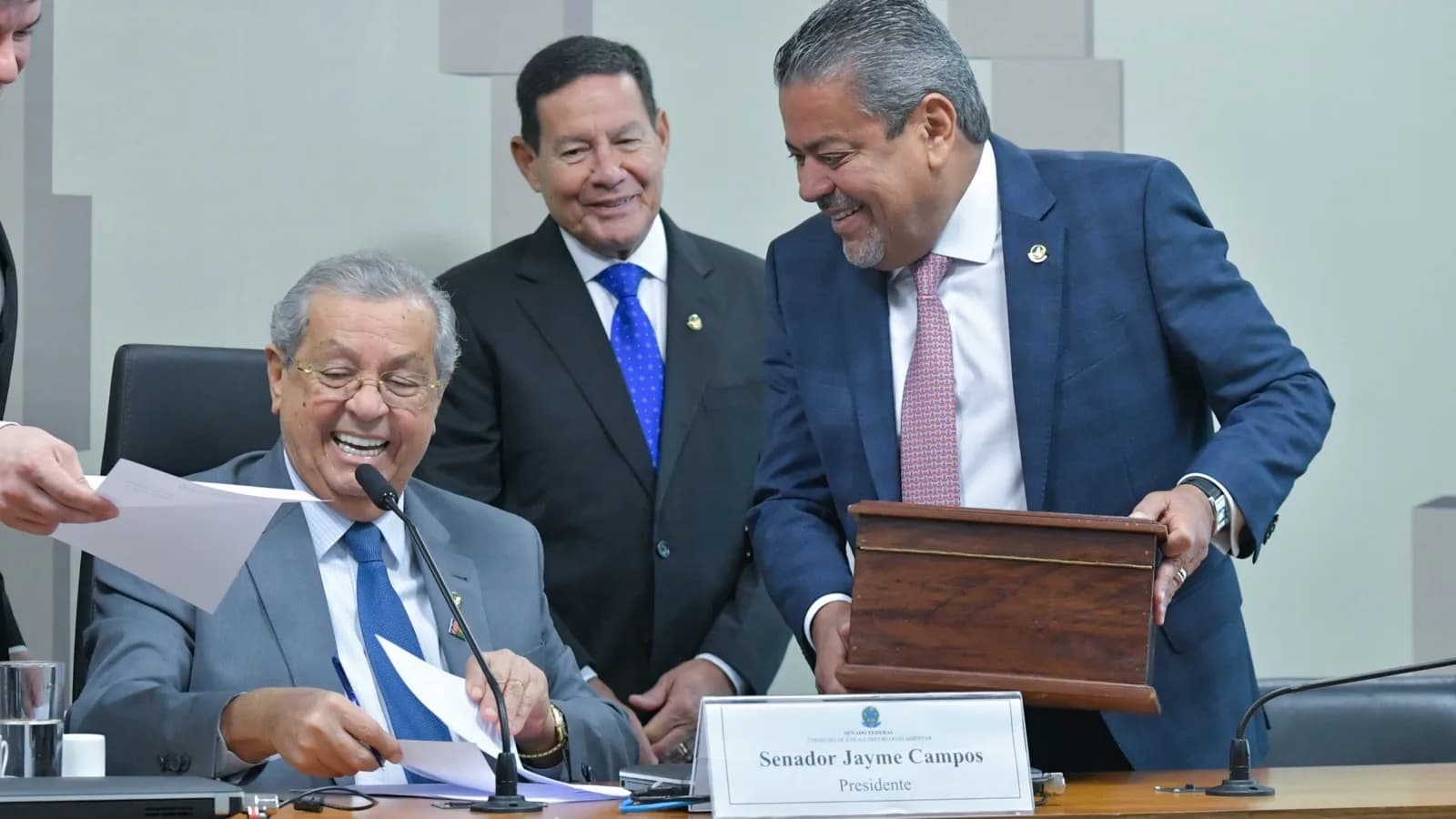 Mesa do Conselho de Ética e Decoro Parlamentar do Senado, com o senador Jayme Campos ao centro