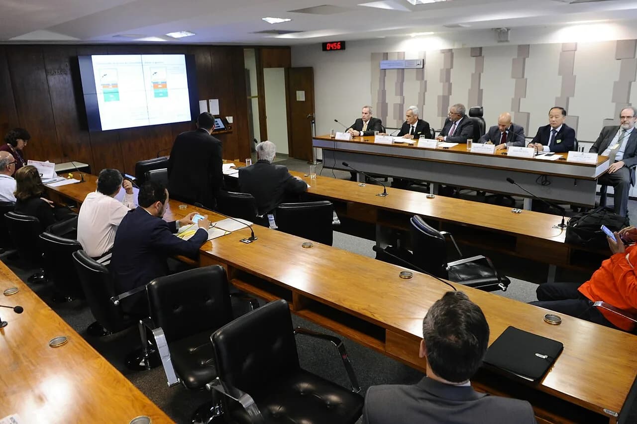 Comissão de Direitos Humanos e Legislação Participativa (CDH) realiza audiência pública interativa para debater sobre: "Política de preços e reajustes do gás, etanol, gasolina e…