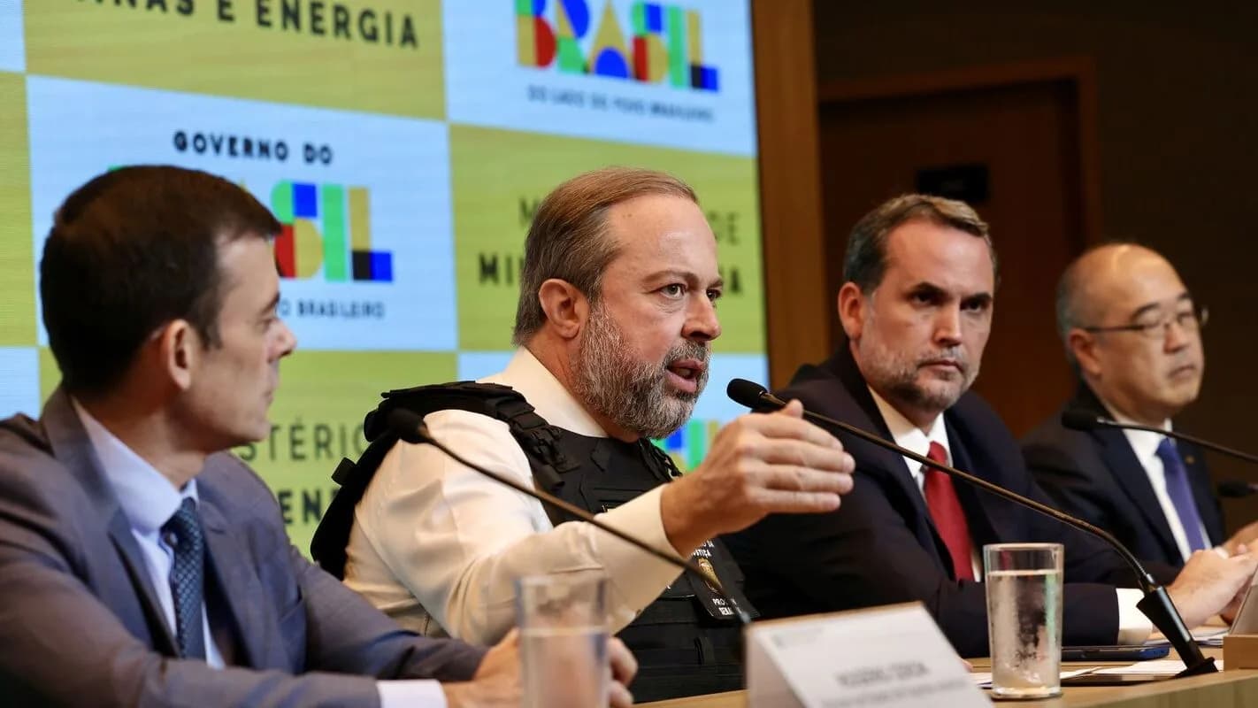 Autoridades participam de audiência sobre combustíveis no Ministério de Minas e Energia