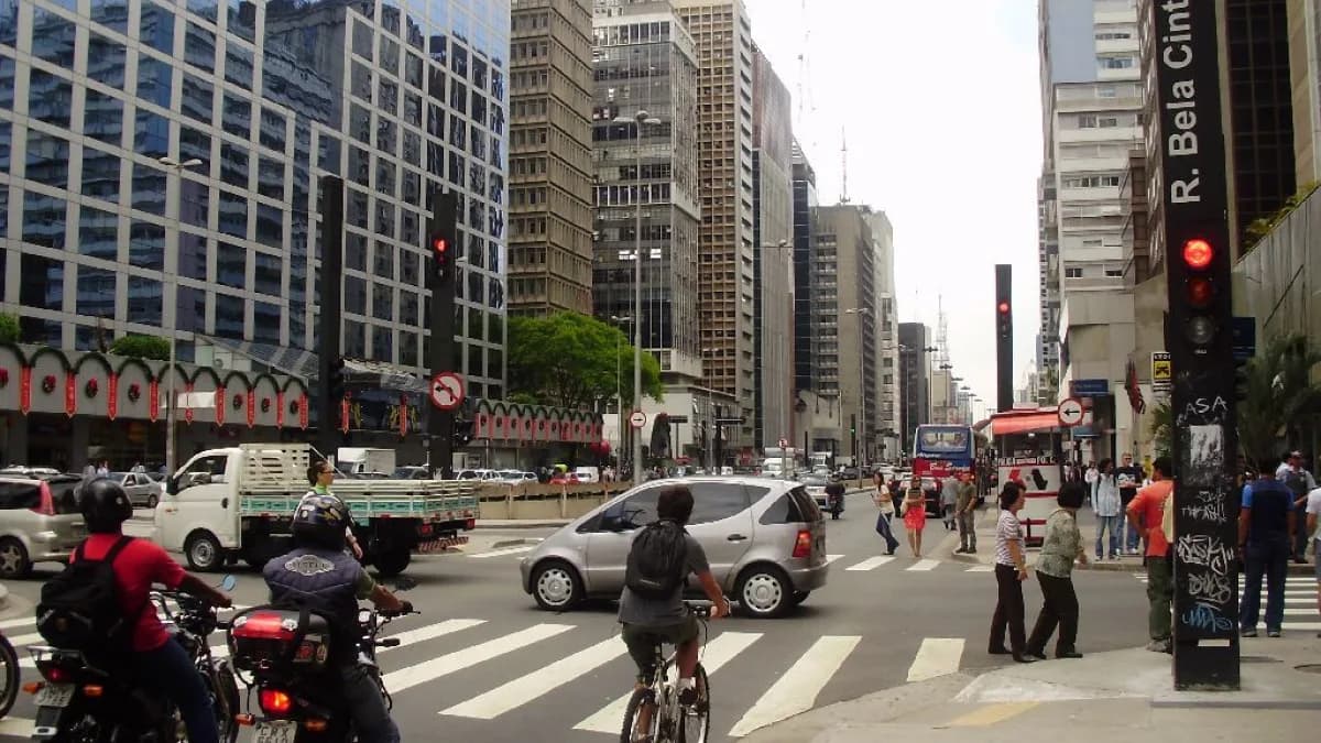 Avenida Paulista, em São Paulo, local do ato e do evento usados no vídeo falso