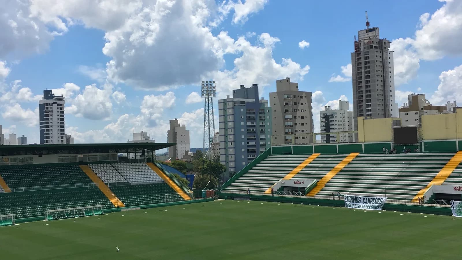 Vista da Arena Condá, estádio da Chapecoense, em Chapecó (SC)
