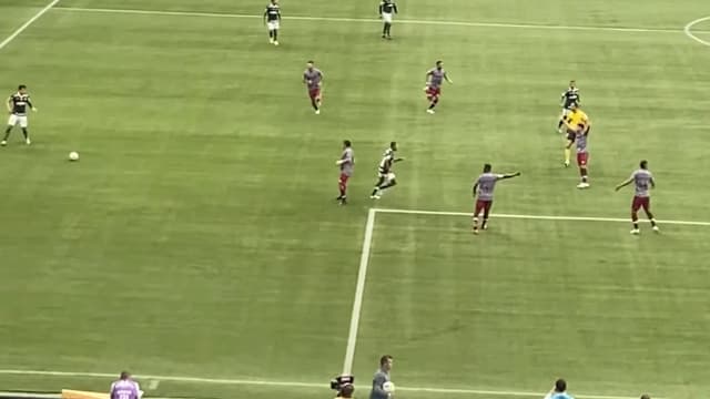 Lance de jogo entre Palmeiras e Fluminense em foto de arquivo