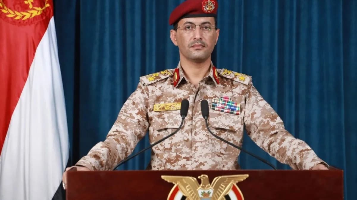O porta-voz militar dos houthis, Yahya Saree, durante pronunciamento