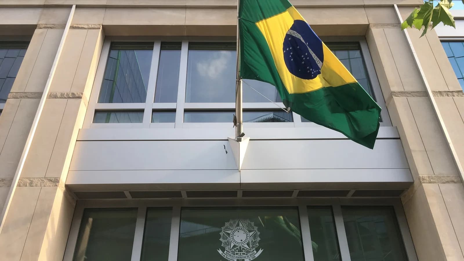 Fachada do Consulado-Geral do Brasil em Washington, DC, nos Estados Unidos