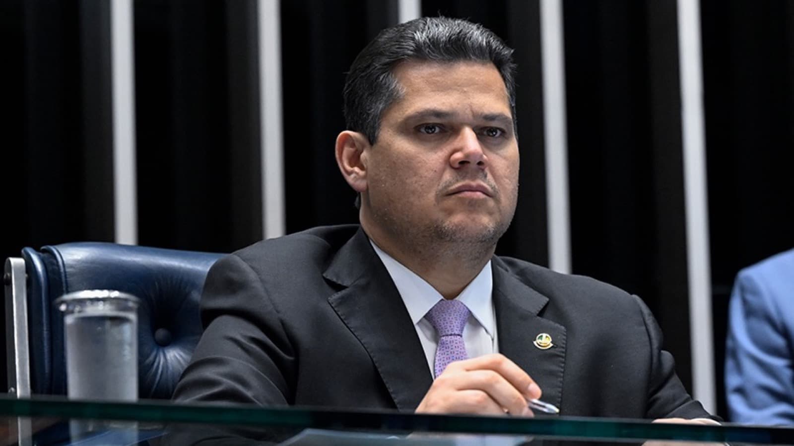 O presidente do Senado, Davi Alcolumbre, durante sessão no plenário