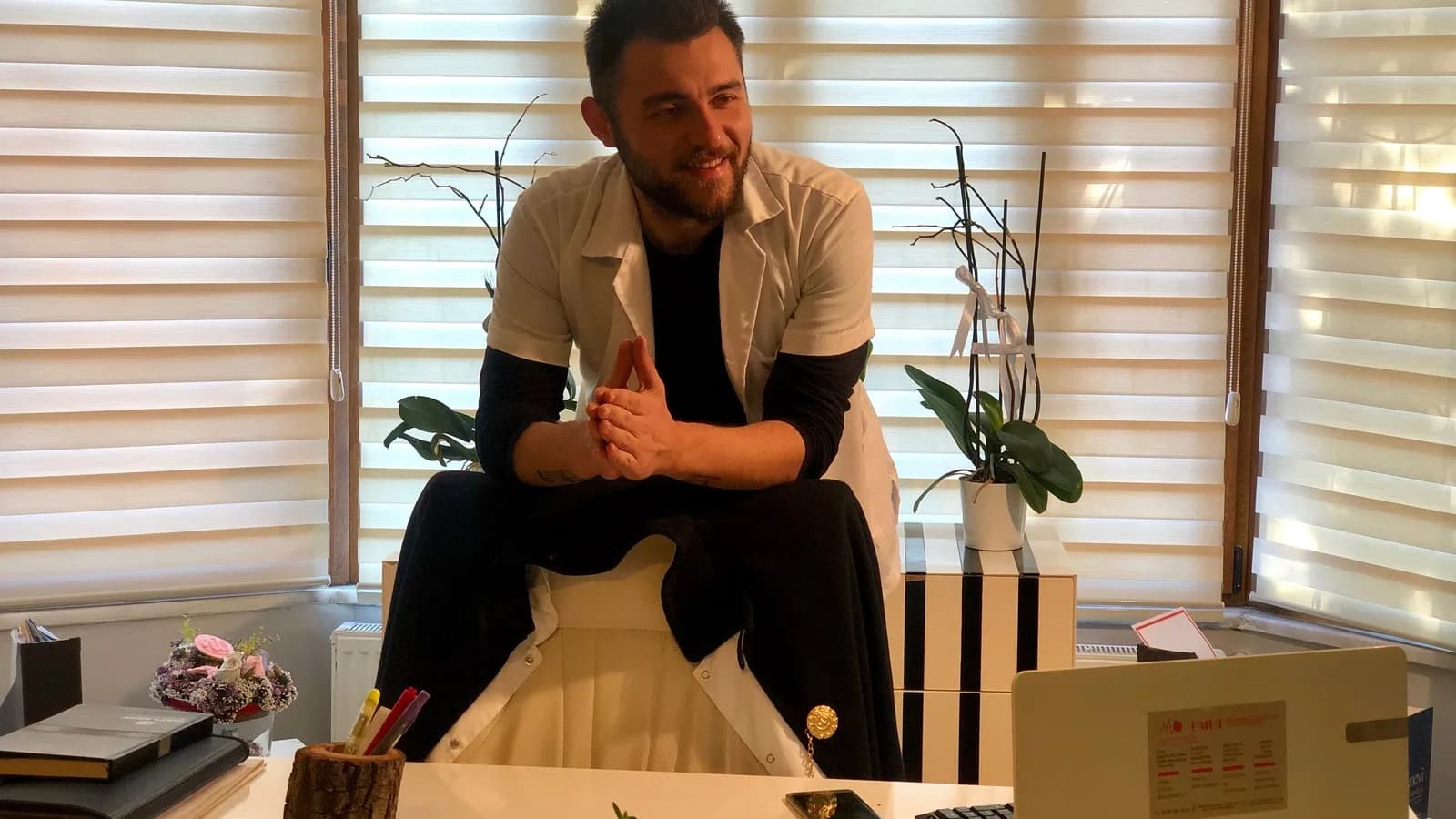 Nutricionista em consultório durante atendimento (foto de arquivo ilustrativa)