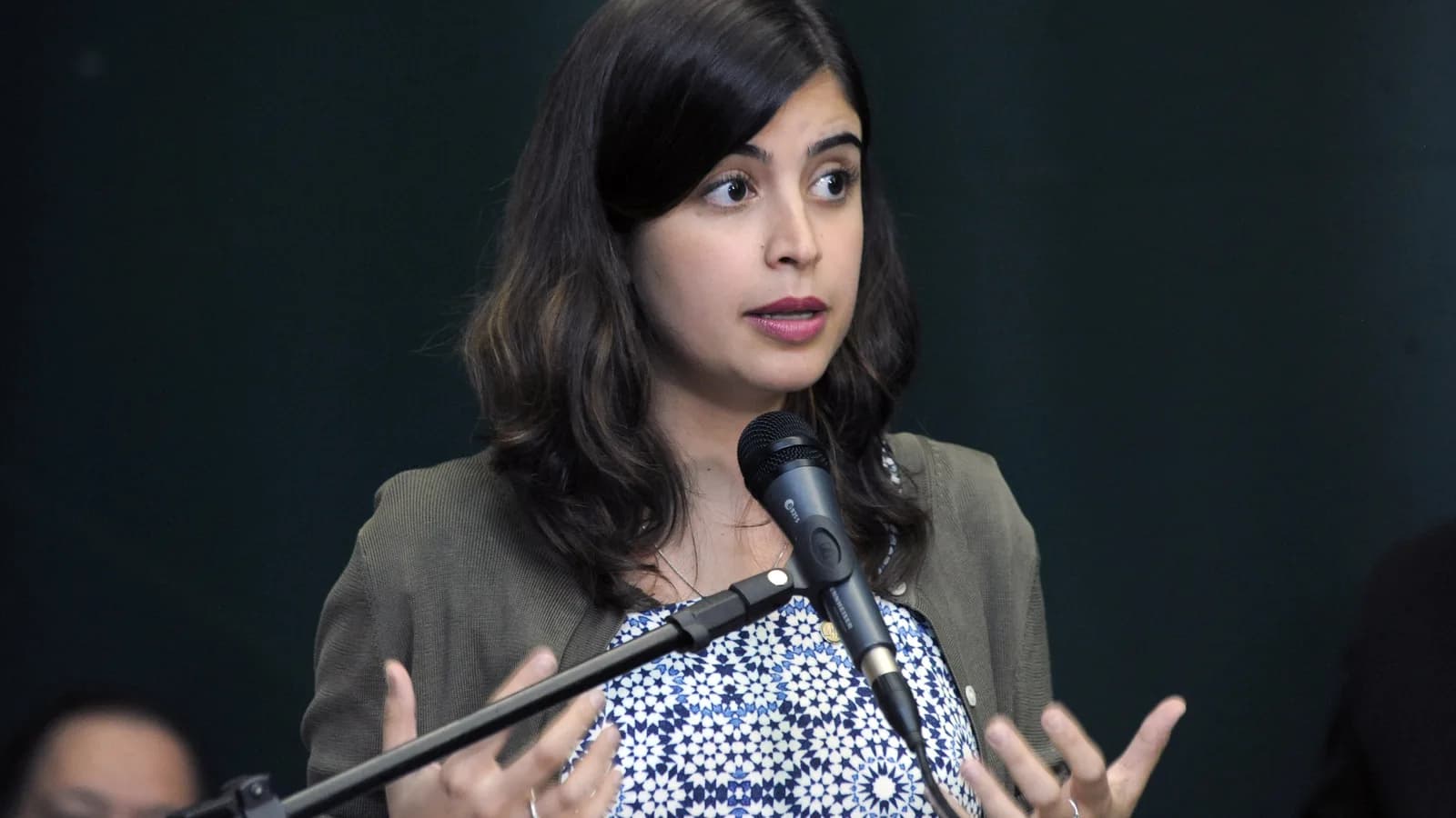 A deputada federal Tábata Amaral discursa em encontro da Bancada Feminina do Congresso Nacional, em 2019