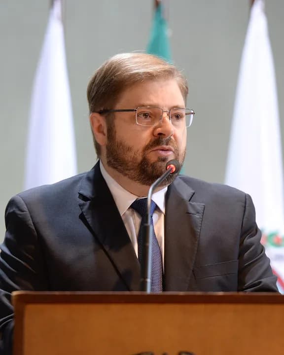 Minas Gerais estabelece limite para contratação de shows com verba pública
